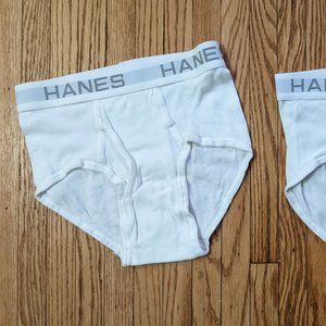 Hanes Platinum Mens White Briefs Size Small 2 Pairs